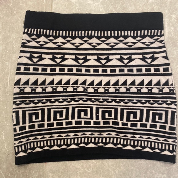 patterned mini skirt - Picture 1 of 2